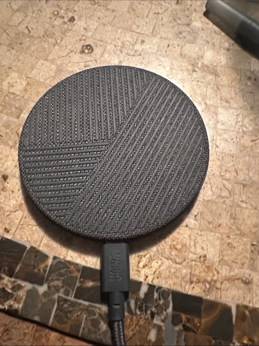 Native union drop Round Textured Wireless Charging Pad in Charcoal Black